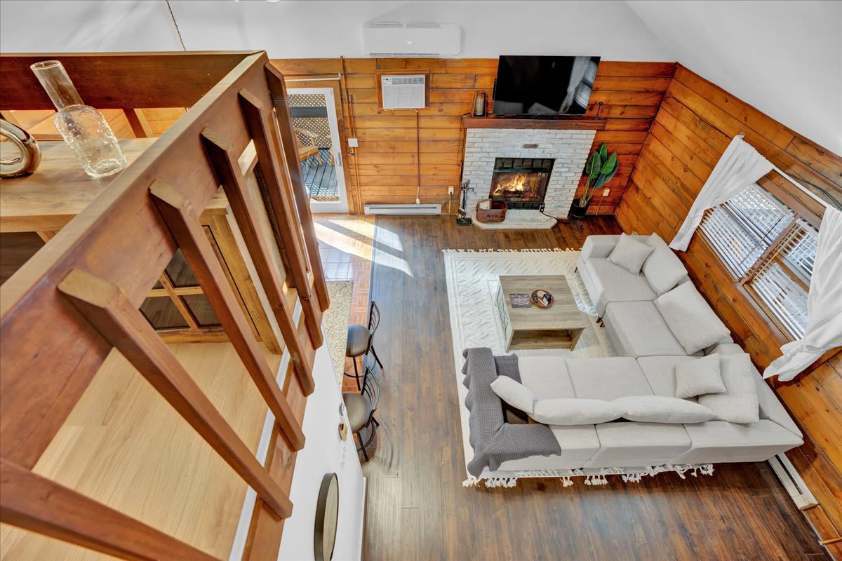 Pocono Log Cabin | Hot Tub | Lake Access | Firepit