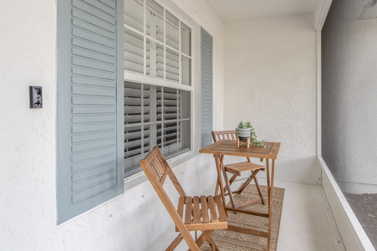 Morning coffee on the front porch? Yes, please :)