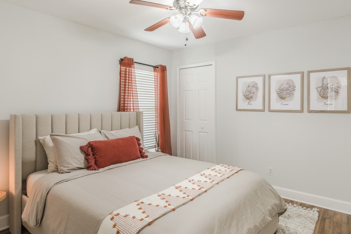 5 Mi to Beach + 3BR w/Private Pool + Grill