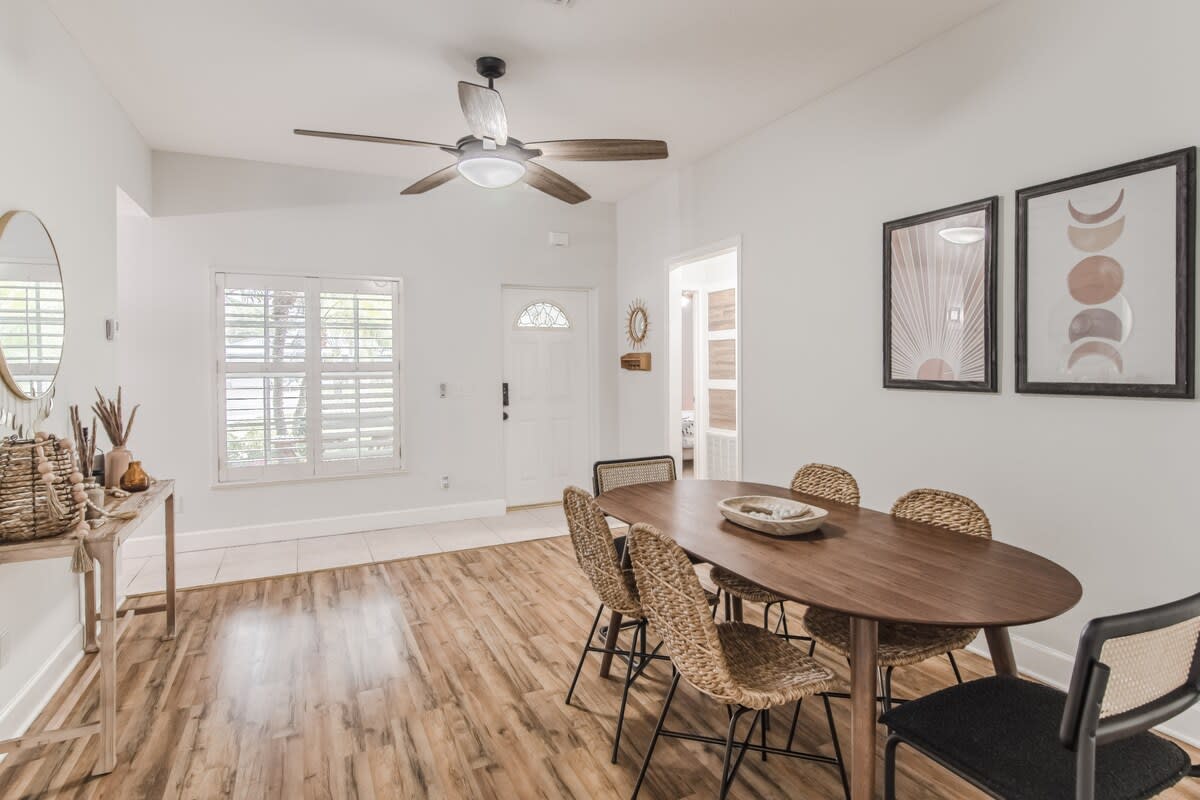 5 Mi to Beach + 3BR w/Private Pool + Grill