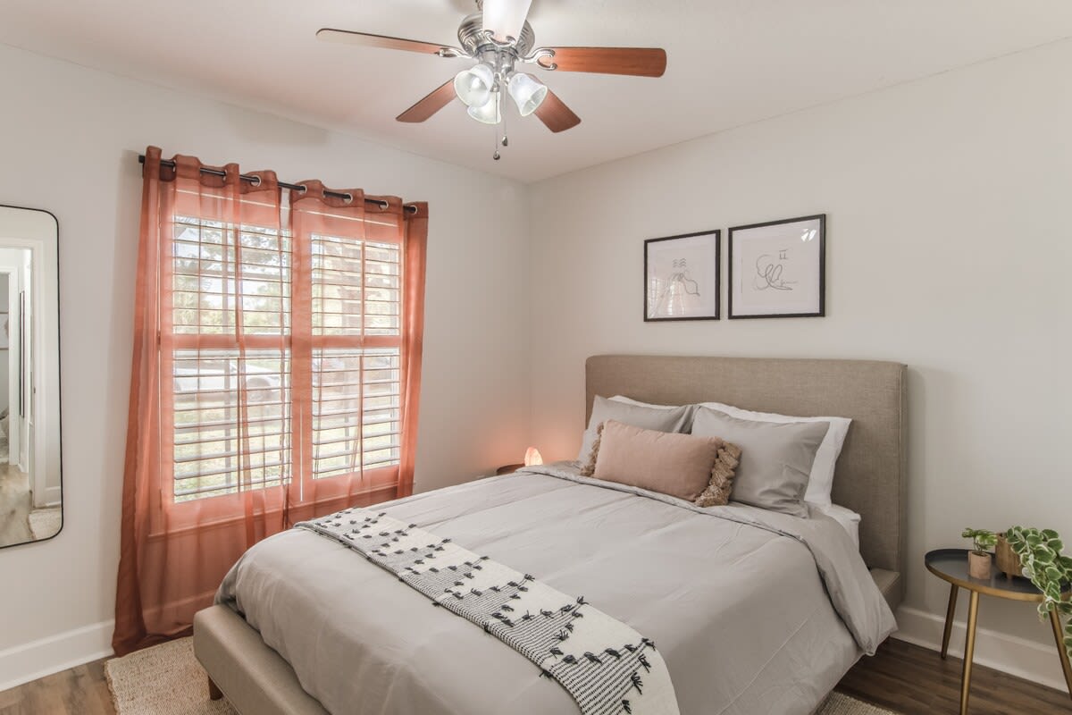 5 Mi to Beach + 3BR w/Private Pool + Grill