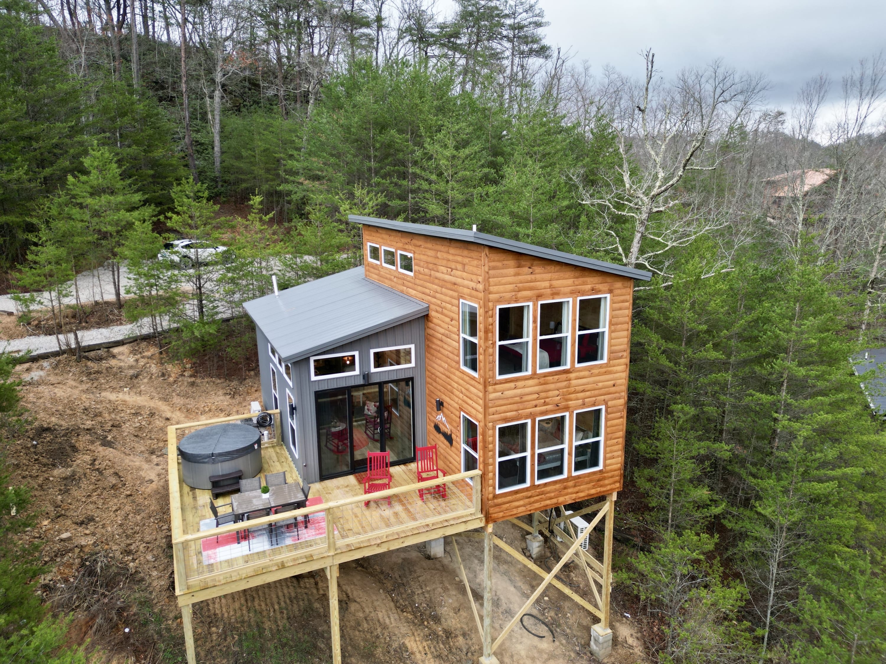 Belle Vue Lookout • Hot Tub + Stunning RRG Views | Close to Nada Tunnel & all the best hiking the Gorge has to offer! — Powell County, KY — vacation rental