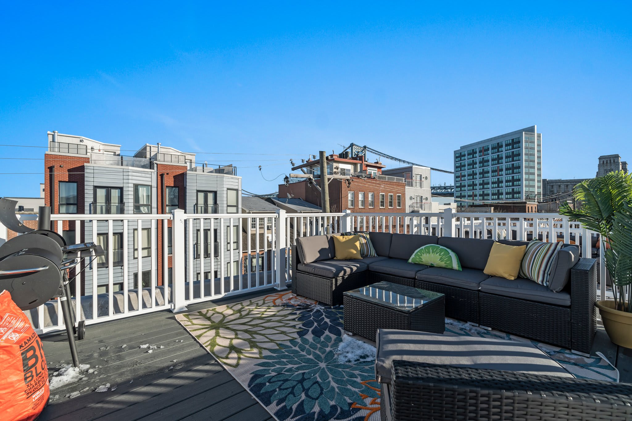 Enjoy the stunning rooftop views and relax on the comfortable outdoor seating. The perfect spot for morning coffee or evening drinks, offering a breathtaking perspective of the city skyline.