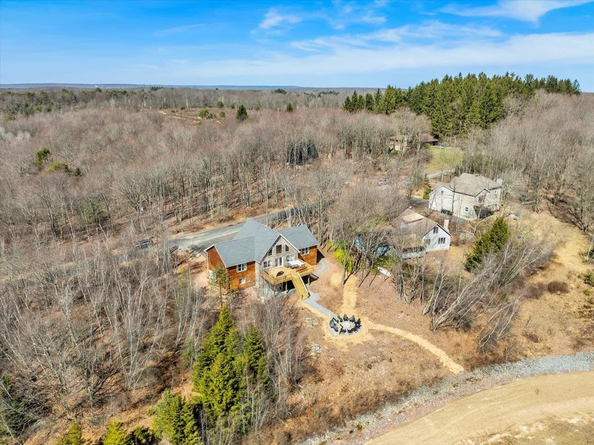 Lake Lux | Lakefront Log Cabin | Hot Tub | Sauna