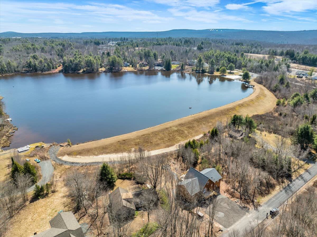Lake Lux | Lakefront Log Cabin | Hot Tub | Sauna
