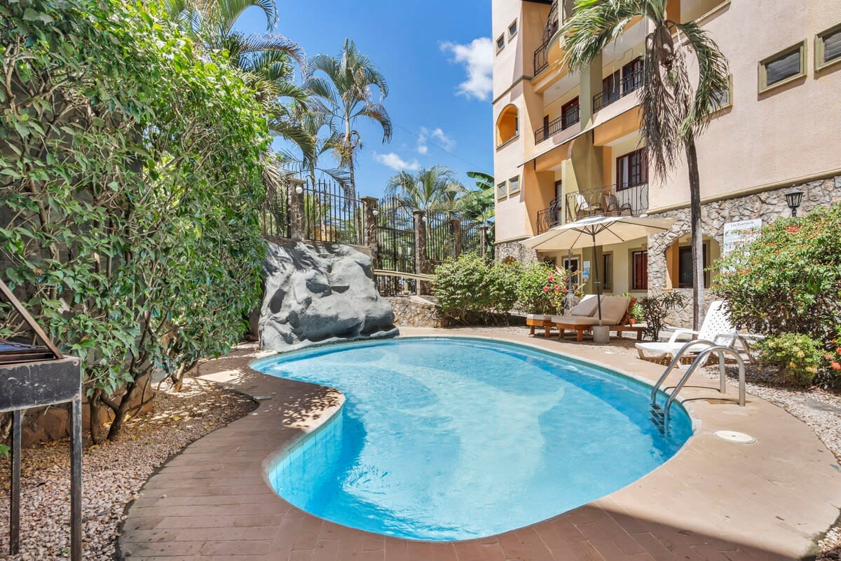 Tamarindo Beach Condo: 2 Ensuite Bedrooms & Pool - Vacation Rental in Tamarindo, Costa Rica