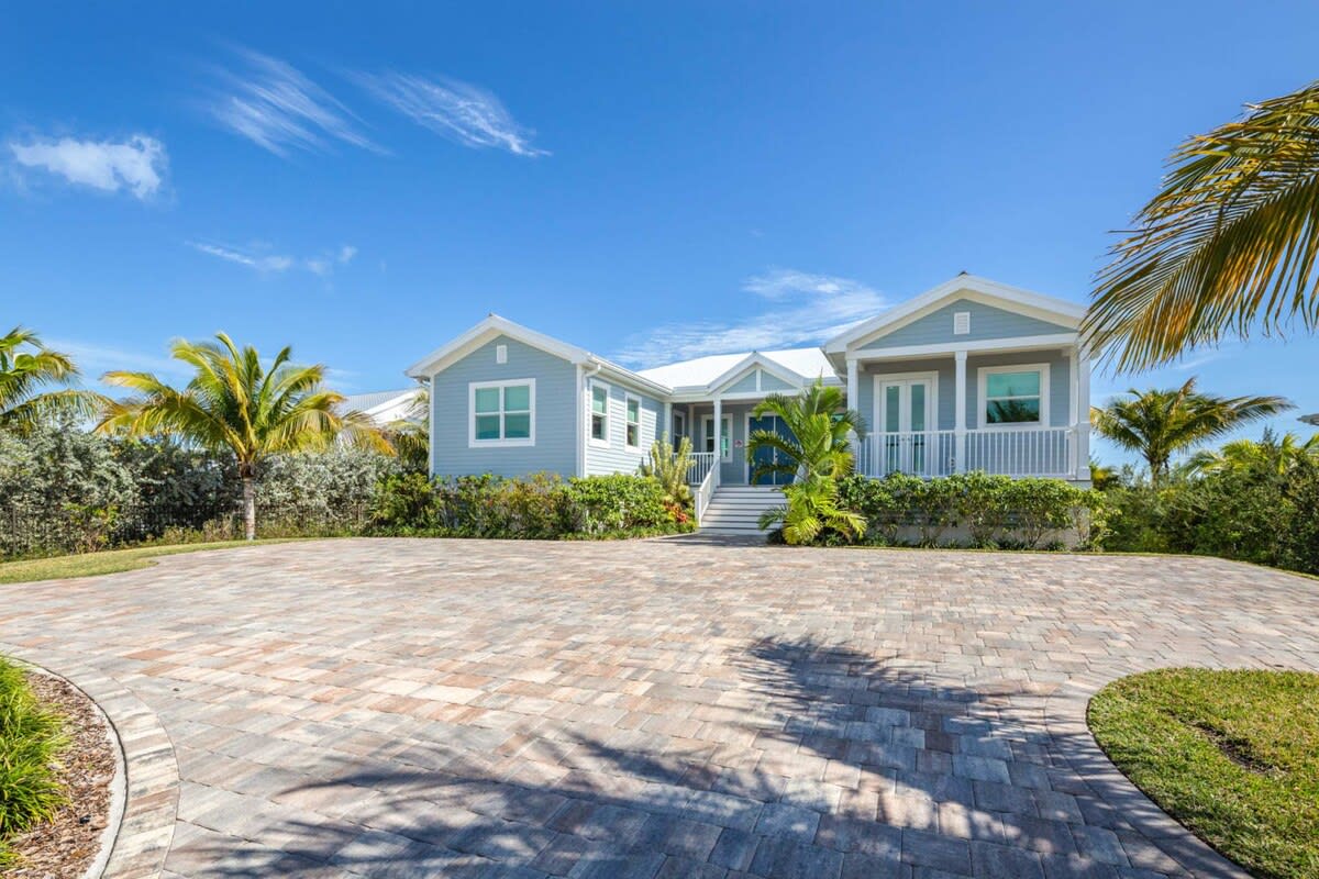 Parking, Pool & Dock - Waterlane House