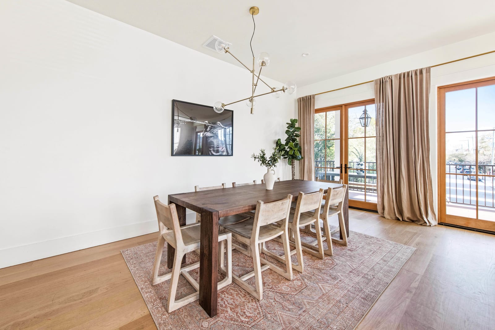 Dining area for 8 guests with an additional 6 seats at the island