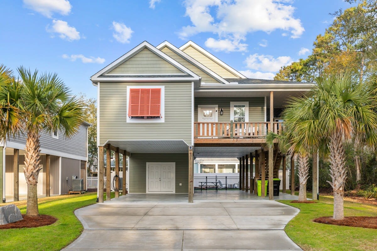 Modern Family Retreat - Hot Tub and Fire Pit — Oak Island, NC — vacation rental