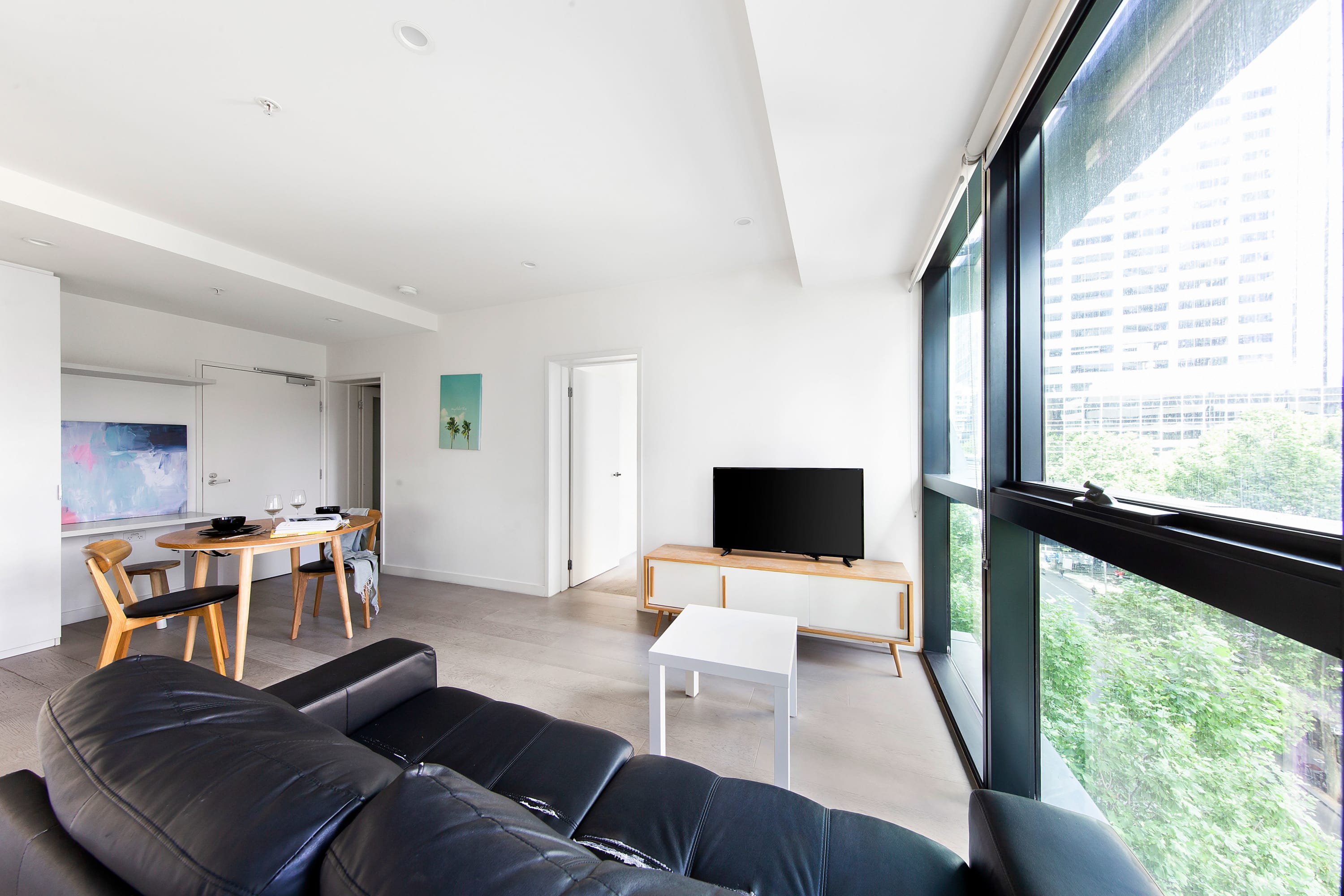 A Comfy 2BR Apt Next to QV & Melbourne Central β Melbourne, Victoria β vacation rental