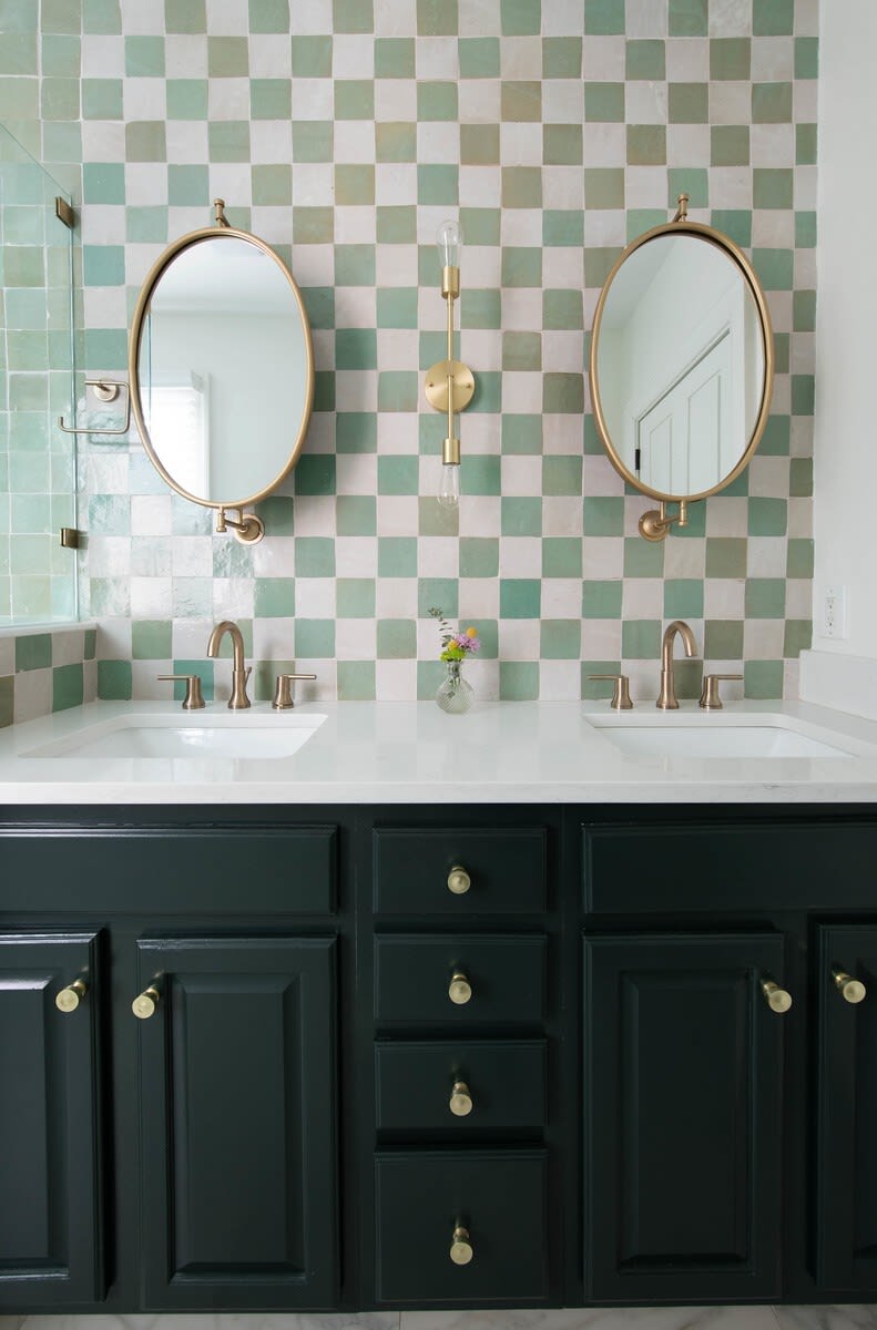 Bathroom #2: Walk-in Shower + Double Vanity 