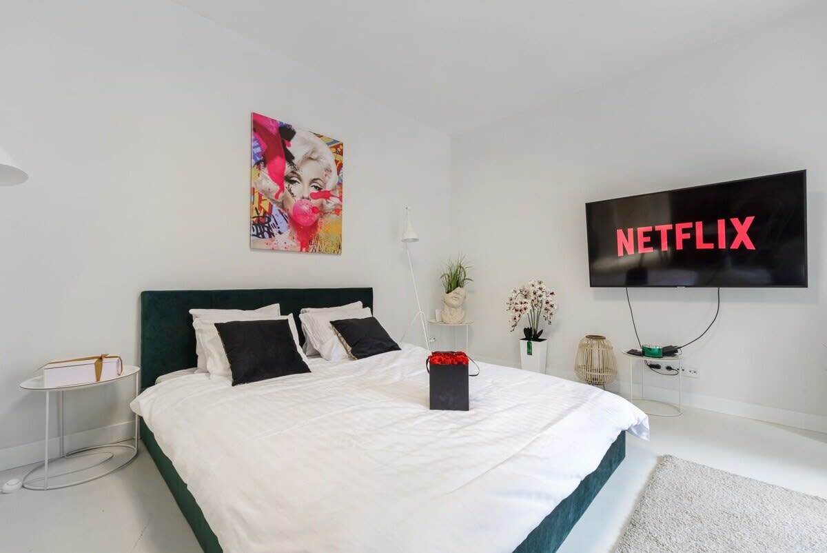 Lumina lux apartment near Uprising Museum