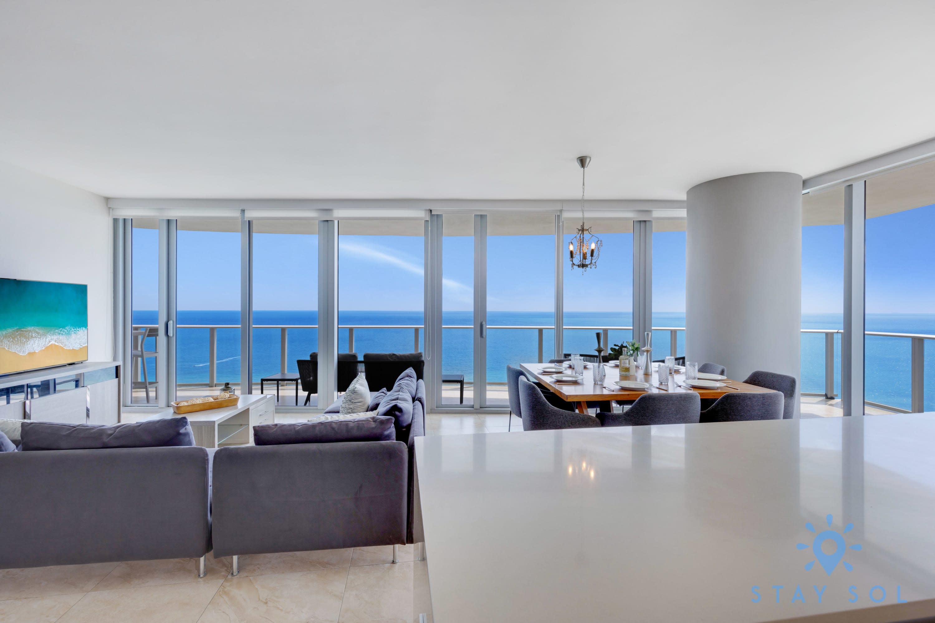 3 BR Apartment - Oceanfront Sky Home