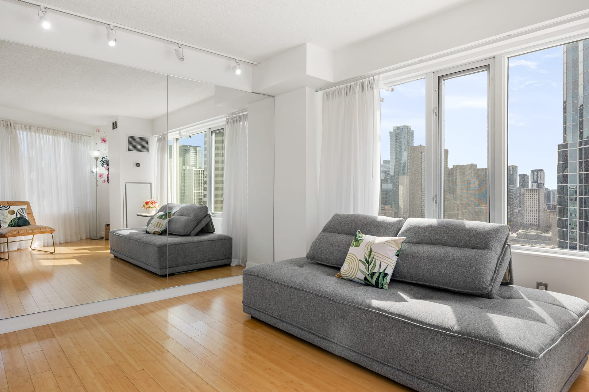 Unwind In This Inviting Living Room With Gorgeous Views Of Downtown Toronto