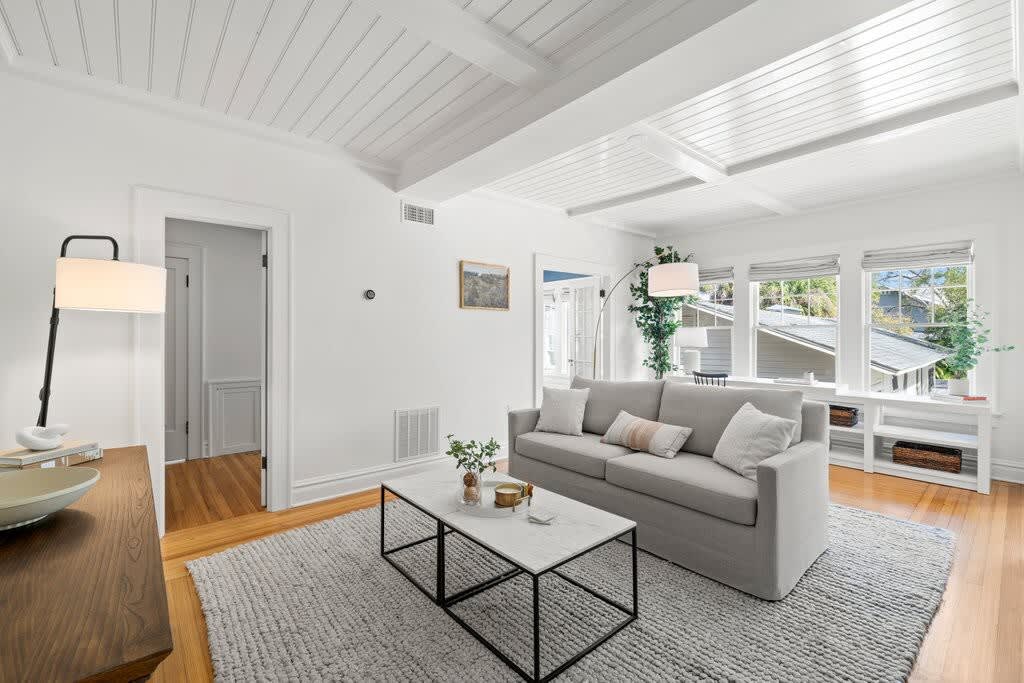 The Adaline #6 | Gorgeous Hyde Park Apartment