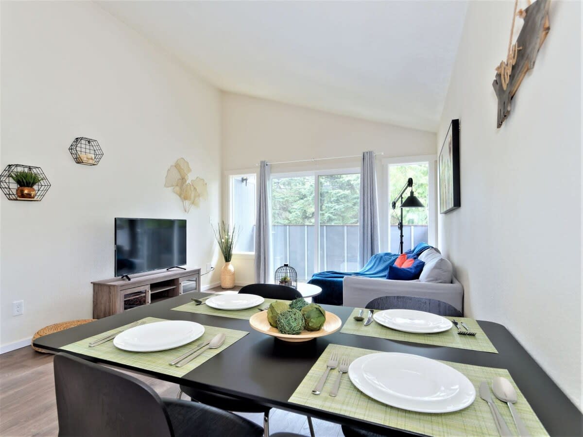 Casa Blanca 3- Private/Modern/Parking/Walk 2 Shops