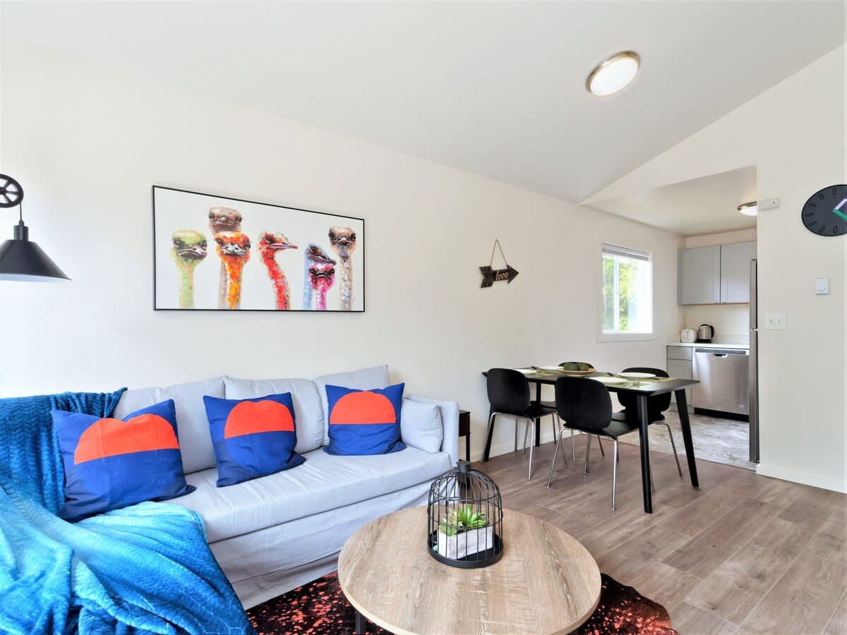 Casa Blanca 3- Private/Modern/Parking/Walk 2 Shops