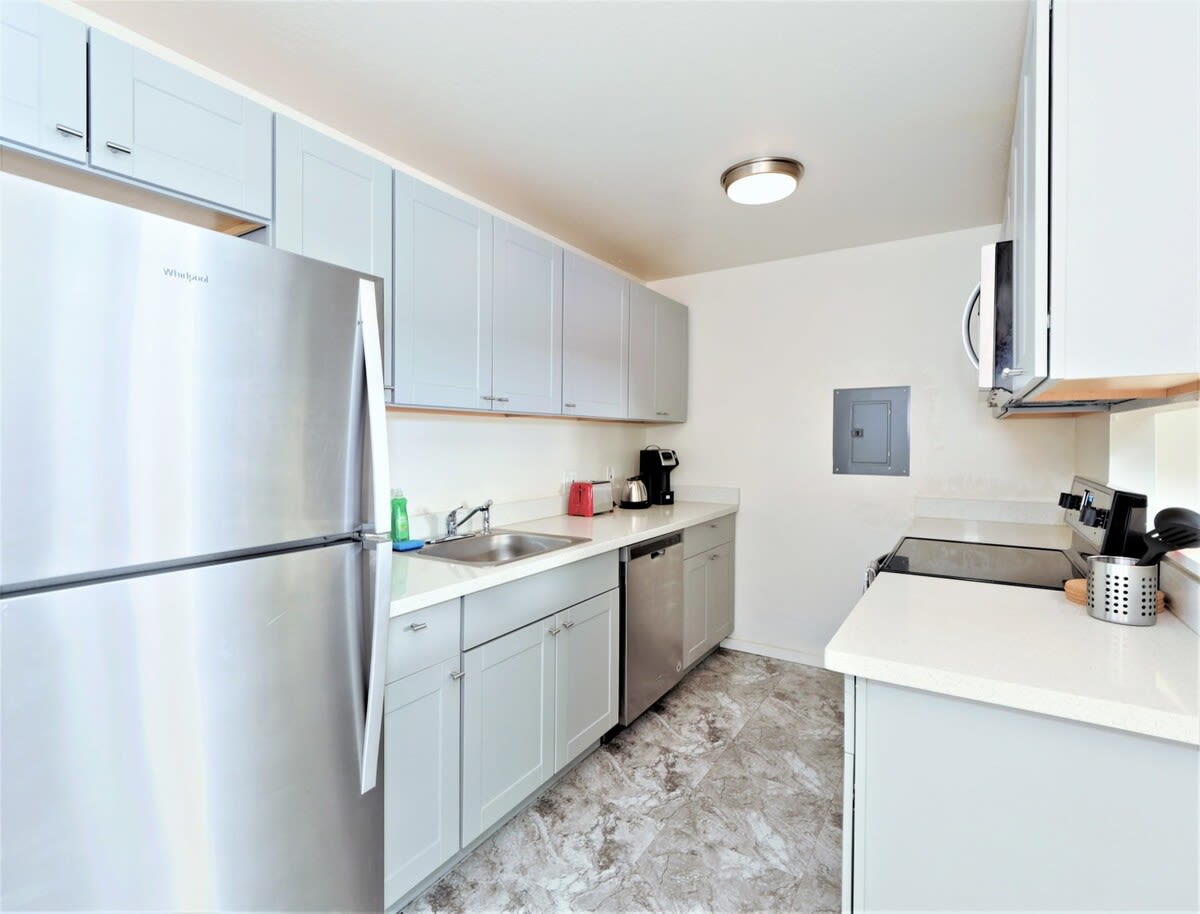 Casa Blanca 2- Private/Modern/Parking/Walk 2 Shops