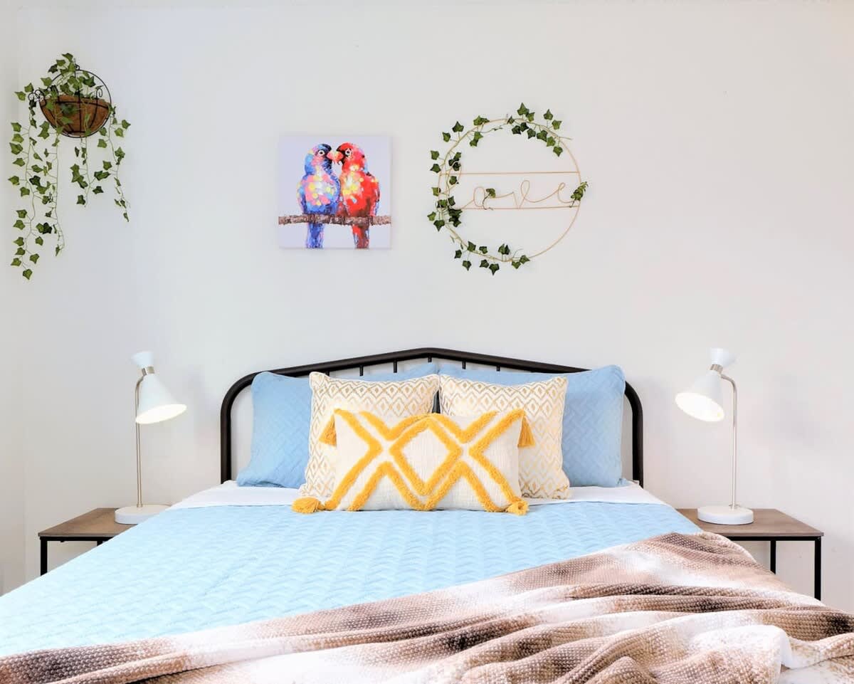 Blue Apt. #D |Stylish & Private 1BR |North Seattle