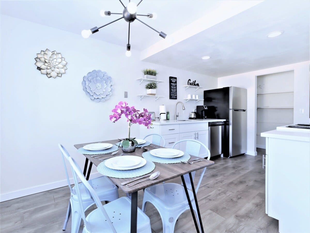 Blue Apt. #A |Stylish & Private 1BR |North Seattle