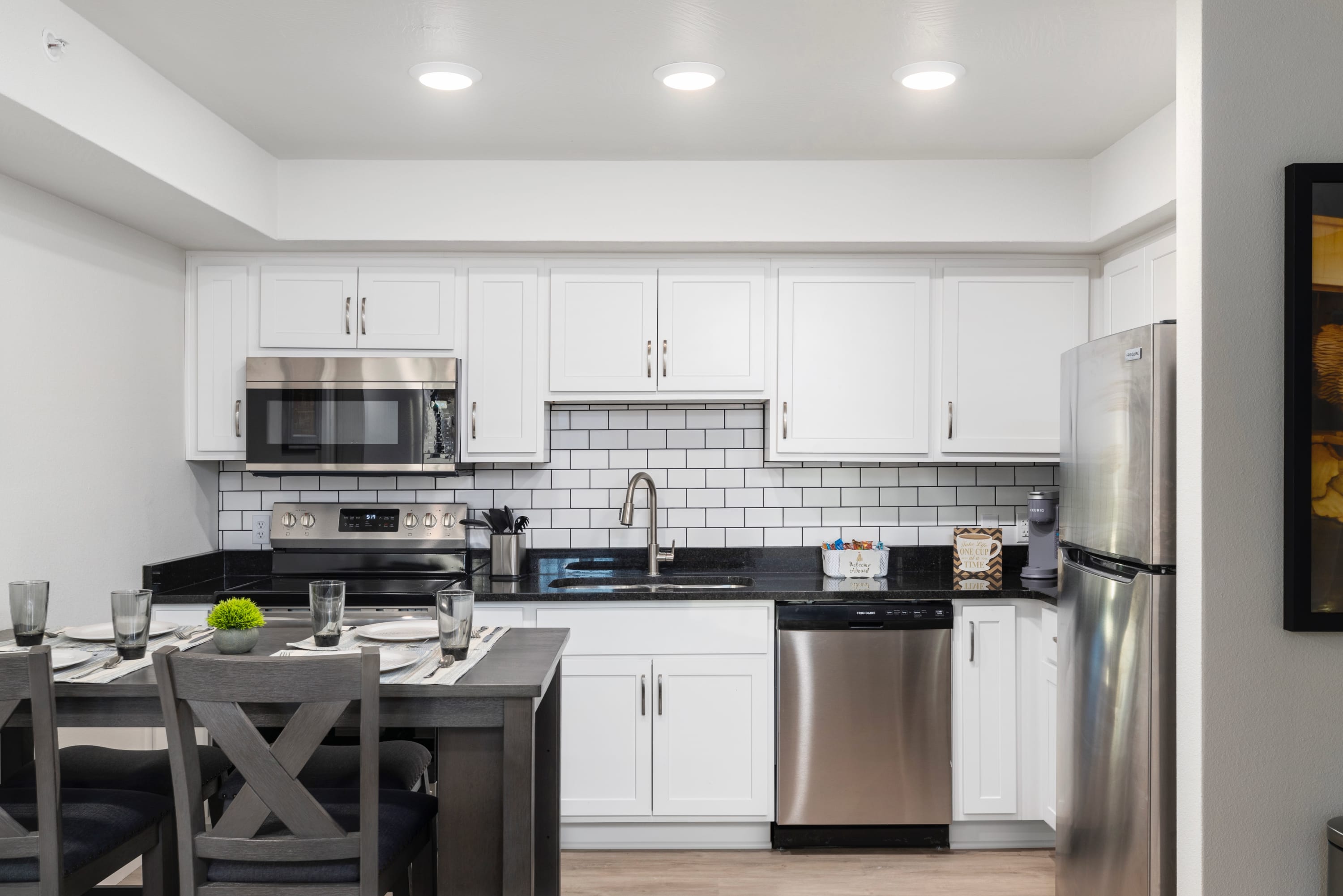 306 - Elevator, walk to landing Gym & indoor pool 3