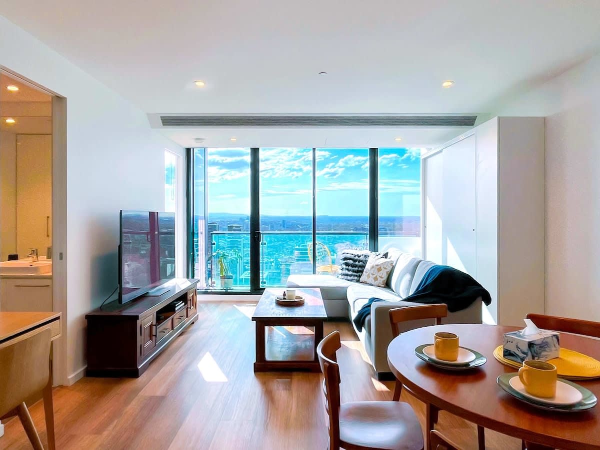 Pride CBD Skyline View 2B2B Apt LV32 Pool & Gym