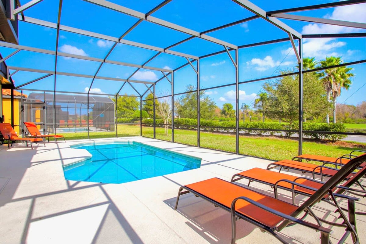 Modern Home w Private Pool and BBQ Near Disney