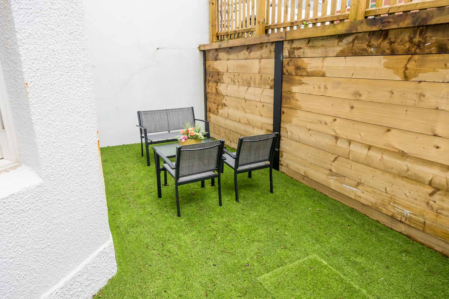 Coastal 1-Bed Apt w/ Free Gym, Parking & Garden - Photo 5