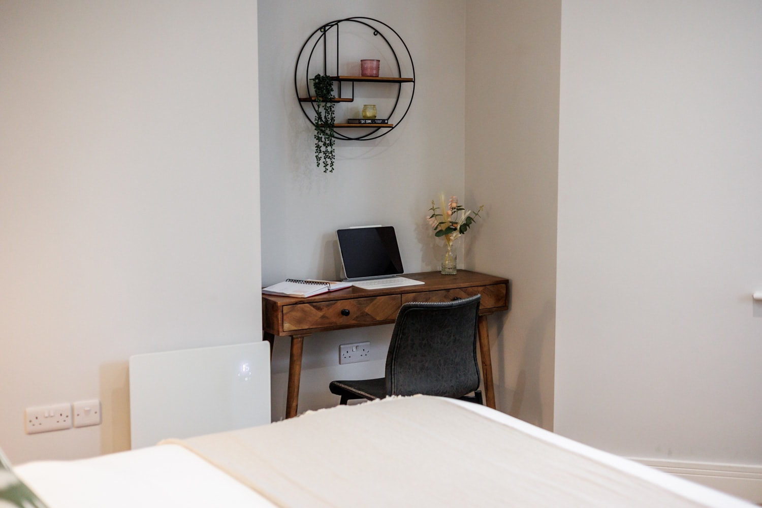 Coastal 1-Bed Apt w/ Free Gym, Parking & Garden