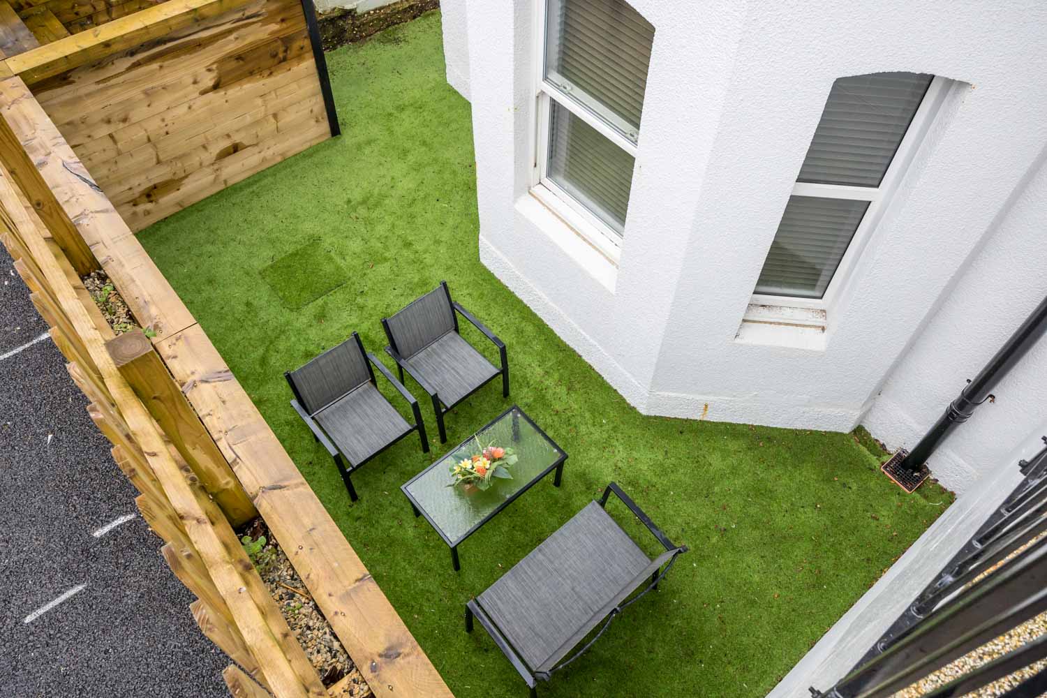 Coastal 1-Bed Apt w/ Free Gym, Parking & Garden