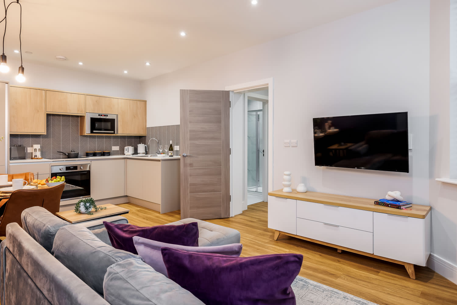 Coastal 1-Bed Apt w/ Free Gym, Parking & Garden - Photo 2