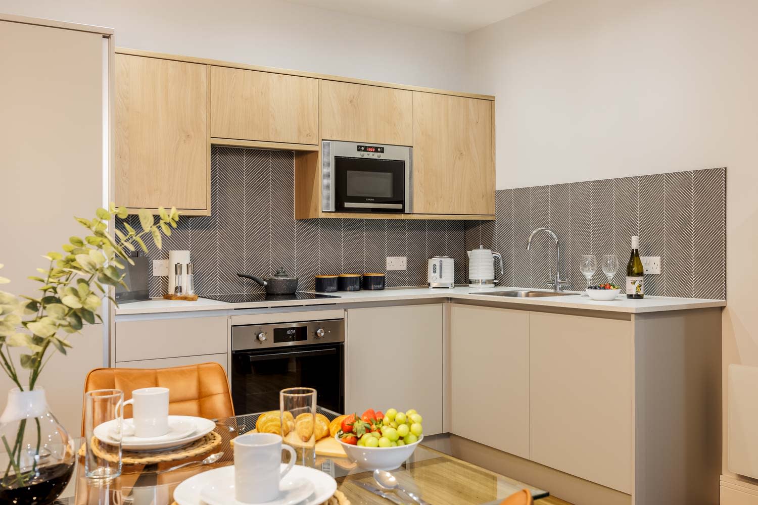 Coastal 1-Bed Apt w/ Free Gym, Parking & Garden