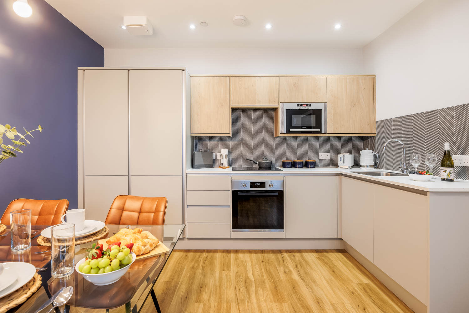 Coastal 1-Bed Apt w/ Free Gym, Parking & Garden