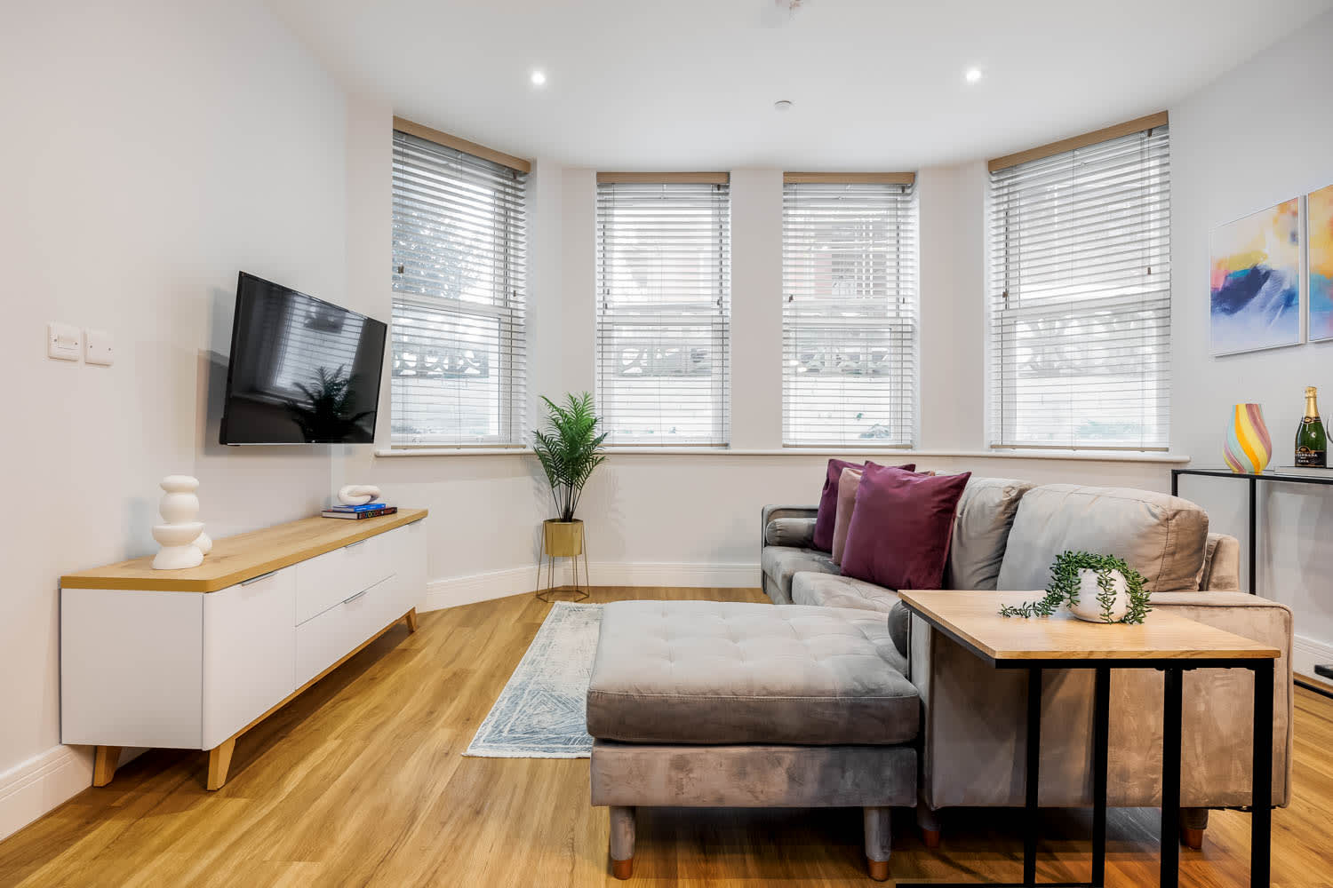Coastal 1-Bed Apt w/ Free Gym, Parking & Garden