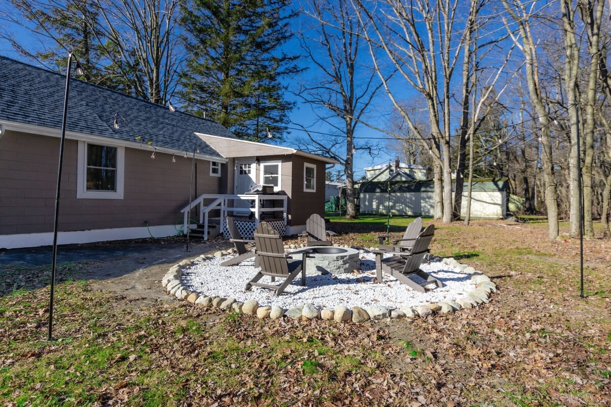 Harvest Hideaway | FirePit | Central Poco Location