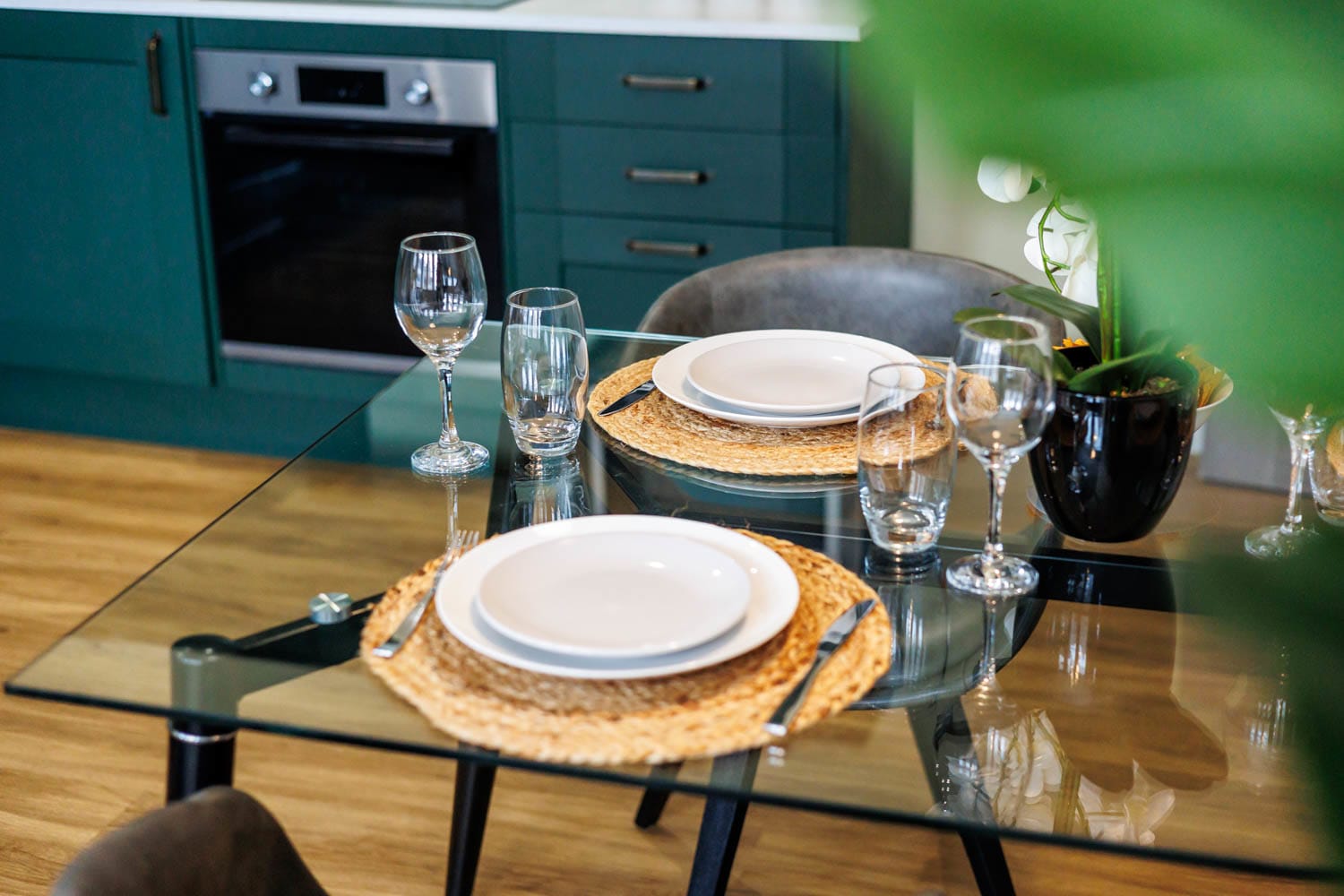 Stunning Sea Views, Family Apt; Free Parking & Gym