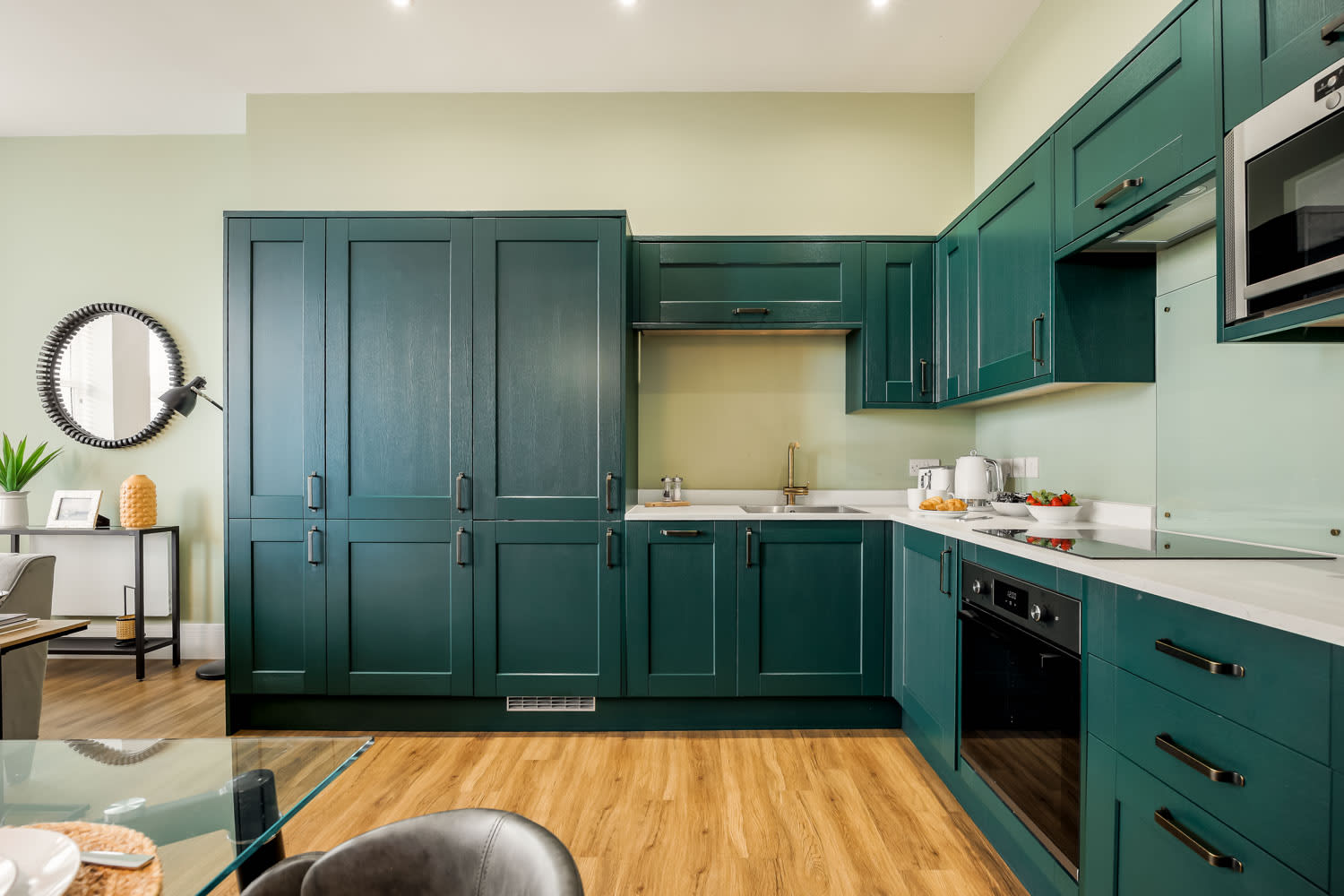 Stunning Sea Views, Family Apt; Free Parking & Gym