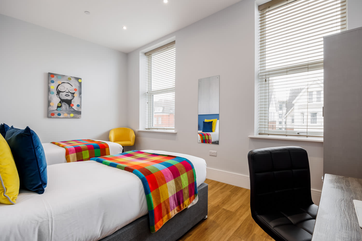 Stunning Sea Views, Family Apt; Free Parking & Gym