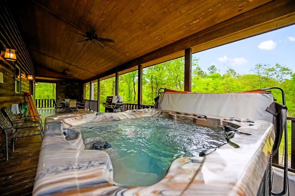 Cul-de-sac Cabin - Pool Table-Hot tub-Pet Friendly