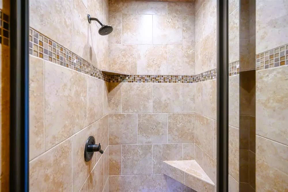 Cul-de-sac Cabin - Pool Table-Hot tub-Pet Friendly