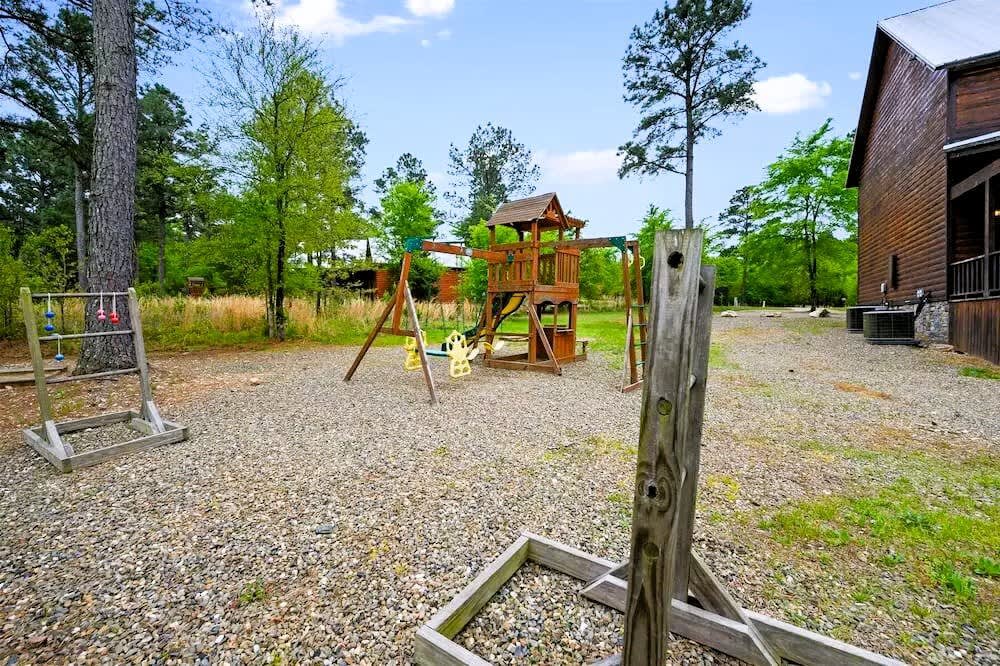 Cul-de-sac Cabin - Pool Table-Hot tub-Pet Friendly