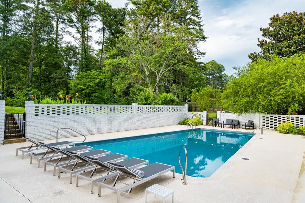 Mansion With Private Pool Bsktball & Tennis courts