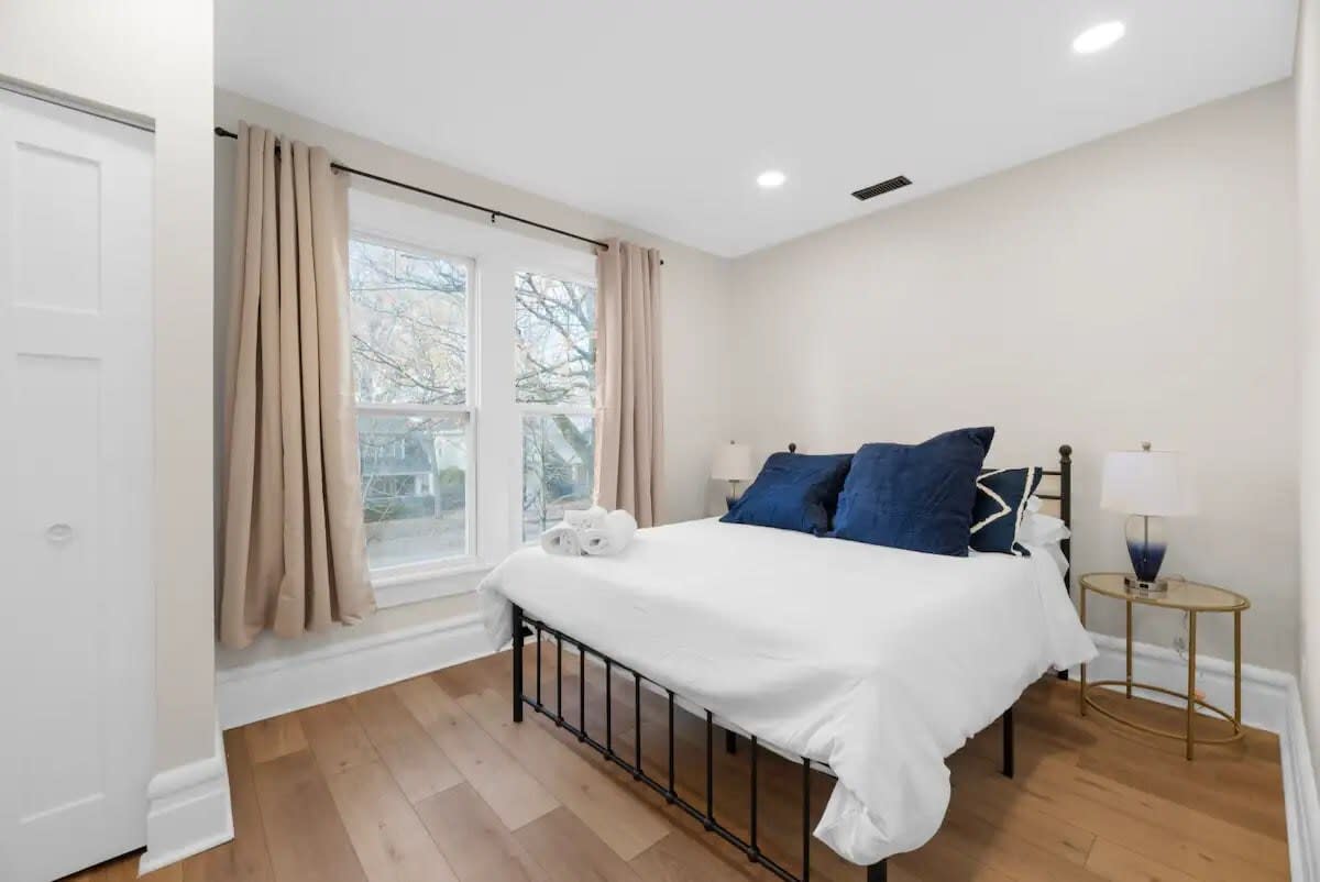 Inviting 7 Bed Home with Hot Tub and Fire Pit