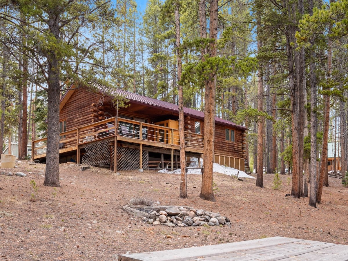 2BR Cabin–Deck Lake View & Access–BBQ, Pets OK! — Leadville, CO — vacation rental