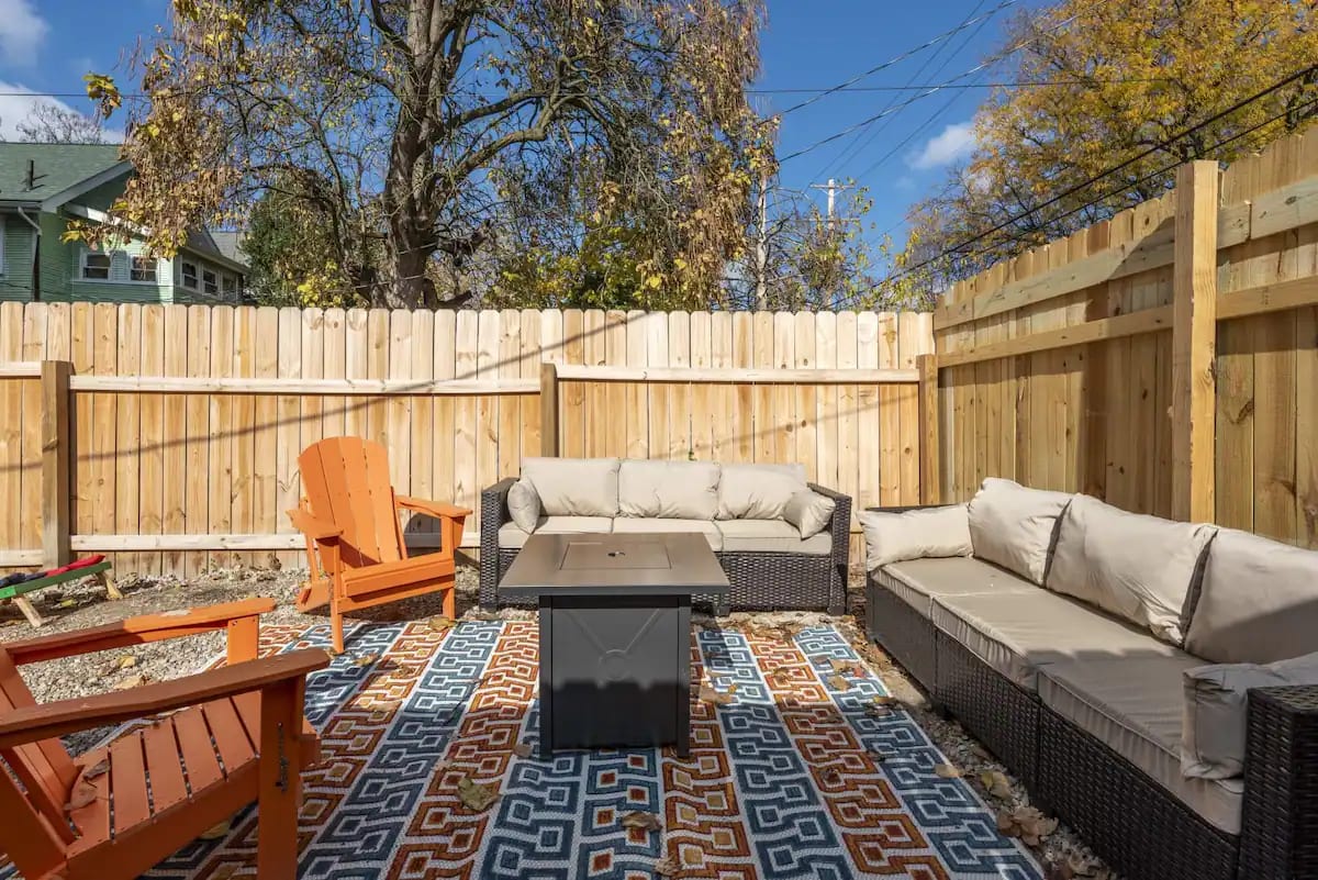 10-Bedroom Escape with Fenced Yard and Games