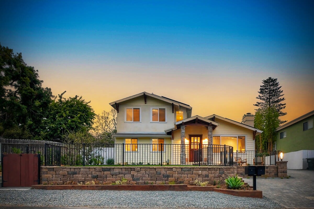 Spacious Backyard And Gourmet Kitchen - Beautiful Coastal Haven - Encinitas, CA