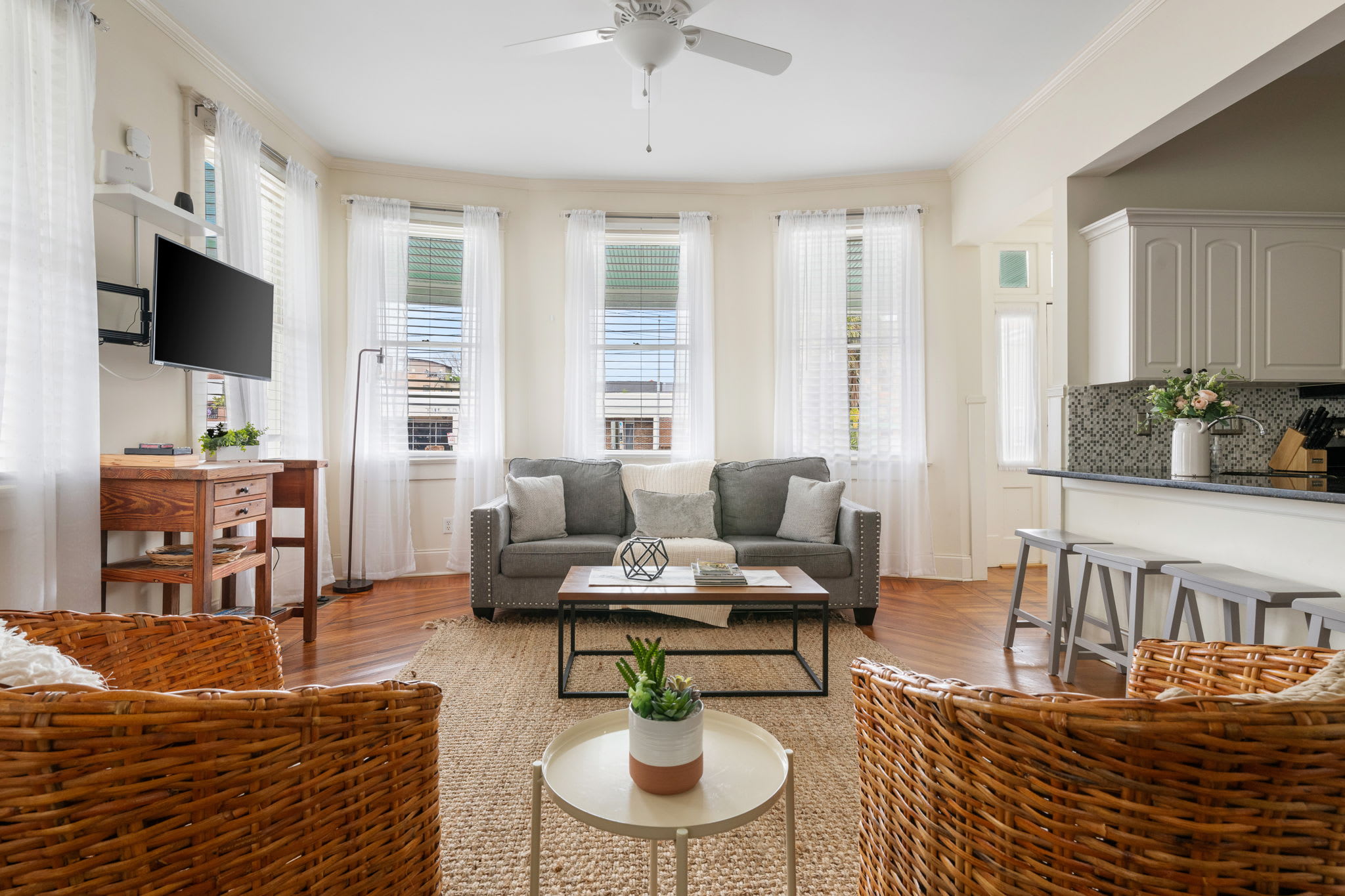 Downtown Historic Condo Steps to King Street β Charleston, SC β vacation rental