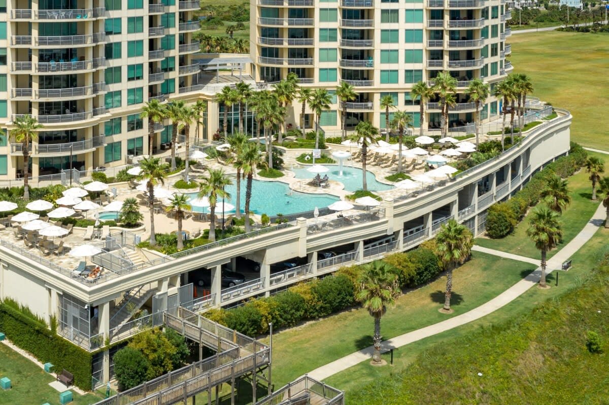 Palisade Palms Resort 2 Balconies Pools Beach 301 | Photo 3