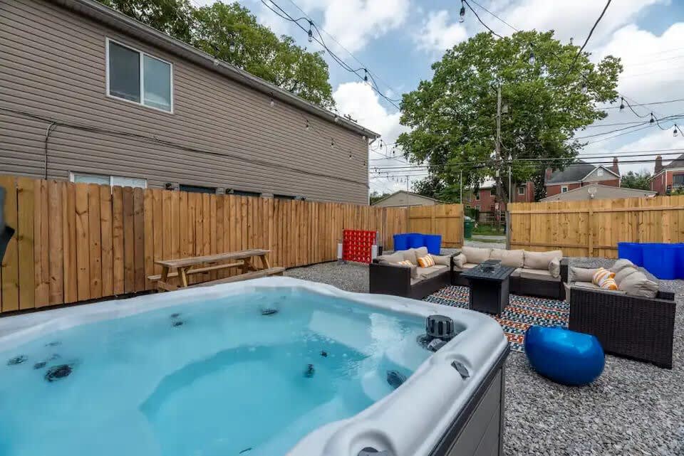 Walk to OSU: Relaxing Retreat with Hot Tub