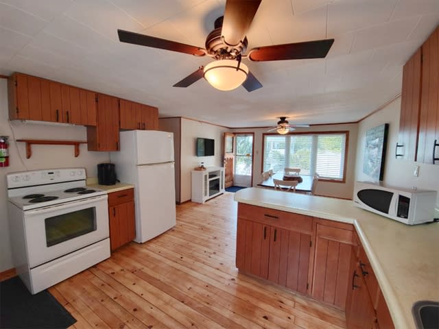 RC - Cottage #1933